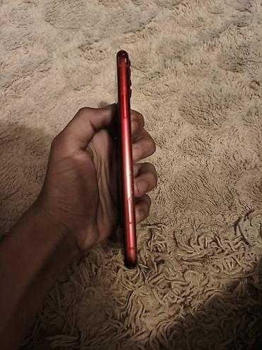 видио камеры: Смартфон Apple iPhone (цвет Product Red) - Корпус: алюминиевый, цвет — 1