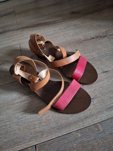 bele sandale sa platformom: Sandals, Bata, 38