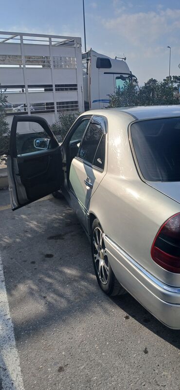 Mercedes-Benz: Mercedes-Benz C-Class (W202) sedan - Kuzov: 4 qapılı sedan, gümüşü — 19