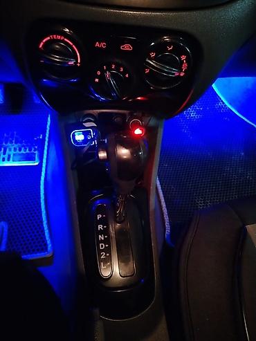 Kia: Kia Rio: 1.4 l | 2010 il Sedan — 13