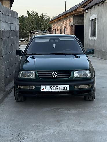 Volkswagen Vento: 1997 г., 1.8 л, Механика, Бензин, Седан