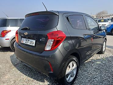 Chevrolet: Chevrolet Spark: 2017 г., 1 л, Автомат, Бензин, Хэтчбэк — 4