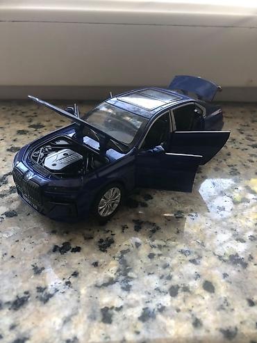 Модели автомобилей: Metal kolleksiya modeli – BMW 7 Series (BWM760 lövhəli), tünd mavi — 2