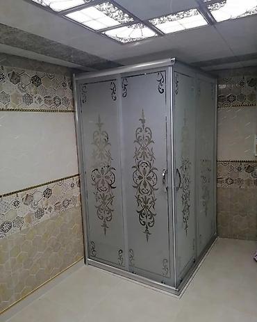Duş kabinaları, arakəsmələr: Yeni Arakəsmə, Künc üçün, Ödənişli çatdırılma — 28