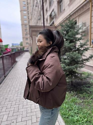 женские парки с мехом: Женская укороченная парка с натуральным мехом - Модель: утеплённая — 2