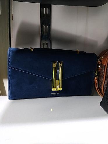 Сумка-клатч DeMellier London - Материал: бархатистая замша глубокого at lalafo.kg Сумка-клатч DeMellier London - Материал: бархатистая замша глубокого
