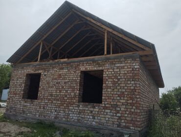 дом полотка: Срочно уй сатылат район Кемин город Орловка улица Мичурина 12