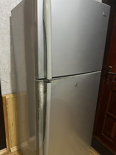 vafli qabi: LG iki qapılı soyuducu (üstdə dondurucu) Xüsusiyyətlər: - Rəng — 3