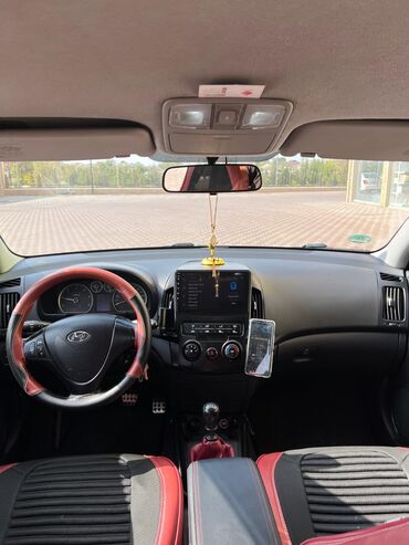 Hyundai: Hyundai i30: 1.6 l | 2008 il Universal — 9