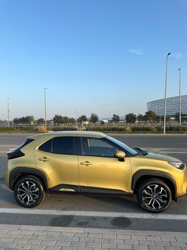 Toyota: Toyota Yaris: 1.5 l | 2022 il Krossover — 6