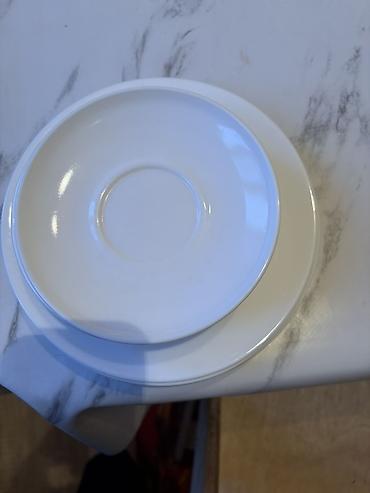 Наборы посуды: Набор посуды для чаепития и десертов б/у Состав: - 5 белые — 1