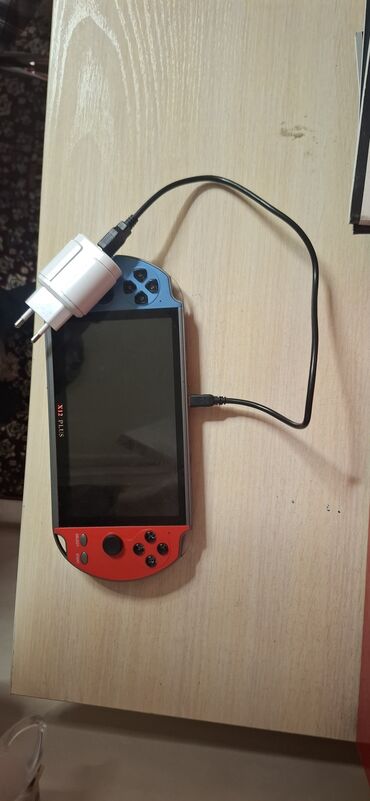 купить приставку игровую: Портативная игровая консоль X12 Plus - Экран: крупный цветной дисплей