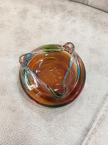 Rəngli şüşə külqabı, vintaj - Material: qalın, yüksək keyfiyyətli lalafo.az -da Rəngli şüşə külqabı, vintaj - Material: qalın, yüksək keyfiyyətli