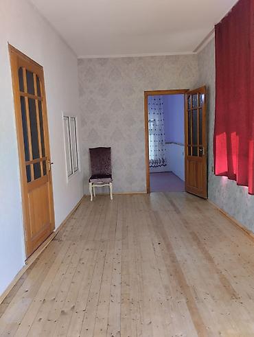 Otaqlar: İcarəyə təqdim olunur geniş və işıqlı otaq. - Taxta döşəmə, hündür — 1