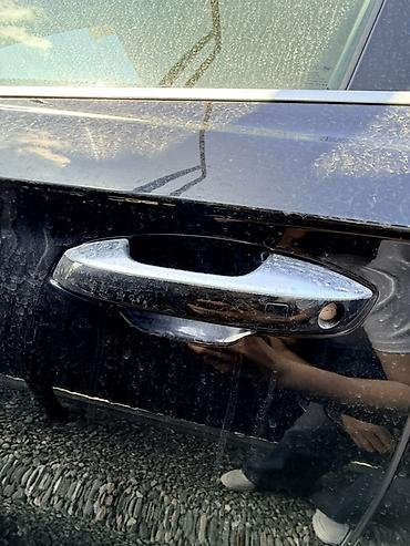 BYD: BYD E9: 2021 г., Седан — 5