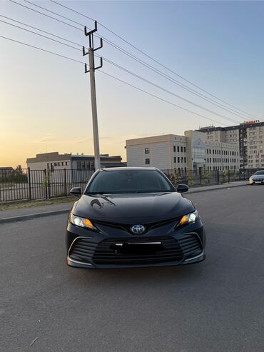 runx alex: Toyota Camry: 2021 г., 2.5 л, Вариатор, Гибрид, Седан