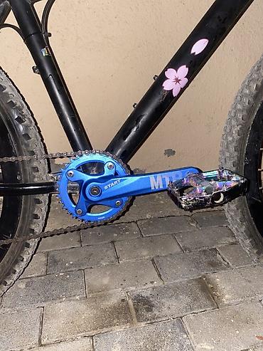 velosiped 30: MTB tipli dağ velosipedi Xüsusiyyətlər: - Çərçivə: sərt (hardtail) — 6