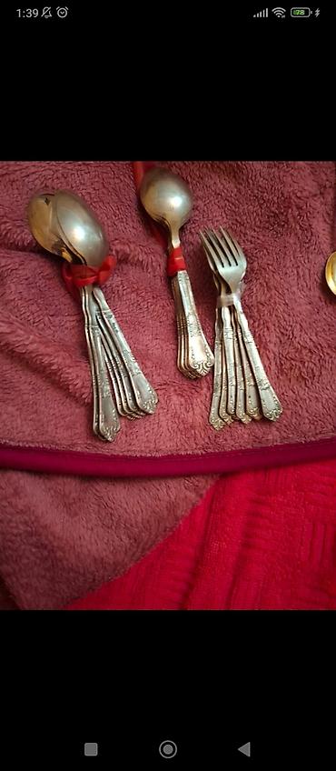 spirtli karton: Qədimi naxışlı stol cihazları dəsti - Material: Gümüşü tonlu metal — 1