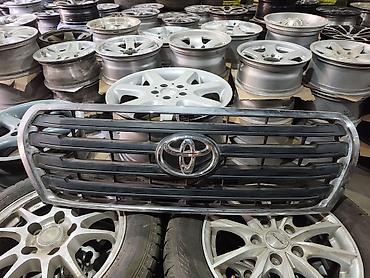 Решетка радиатора Toyota Б/у, Оригинал at lalafo.kg Решетка радиатора Toyota Б/у, Оригинал