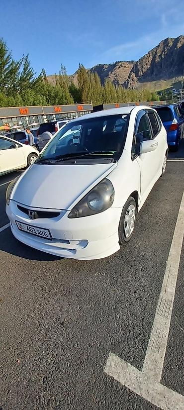 Honda: Honda Fit: 2004 г., 1.5 л, Вариатор, Бензин, Хэтчбэк at lalafo.kg — 2 Honda: Honda Fit: 2004 г., 1.5 л, Вариатор, Бензин, Хэтчбэк — 2