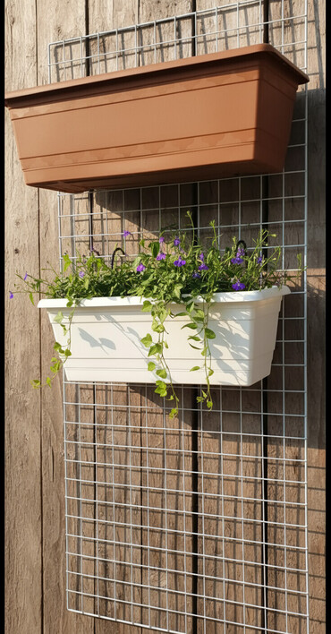 Bitkilər üçün dibçəklər: Dibcek qabi asilan duzbucaqli balkon gul qabi asilan duzbucaqli balkon — 1