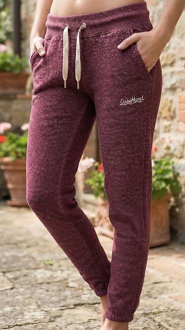 Ženske jogger trenerke – boja bordo/šljiva - Udoban, meko brušen na lalafo.rs Ženske jogger trenerke – boja bordo/šljiva - Udoban, meko brušen
