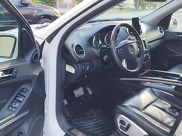 Mercedes-Benz: Mercedes-Benz GL 550 4MATIC SUV - Ban növü: tam ölçülü 7 yerlik SUV - — 7