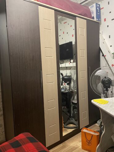 islenmis kravat: İşlənmiş, Kupe, 5 qapı Düz dolab, Şifonyer, Azərbaycan