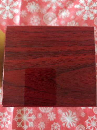 Qol saatları: Hədiyyəlik Qadın qol saatı – qızılı rəng, daş bəzəkli hədiyyə qabında — 2