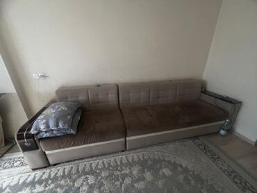 диван для хола: Түз диван, Үч орундук жана андан көп, Экокожа