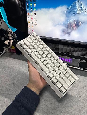 gmmk pro: Клавиатура, Logitech, Механическая, Bluetooth, Проводное подключение, Размер: 65% — 1