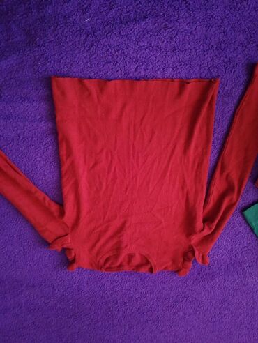 Dəstlər, kostyumlar: Paltarları geyinmirik və lazım olmadığı üçün bura elan qoyuram. Qiymət — 7