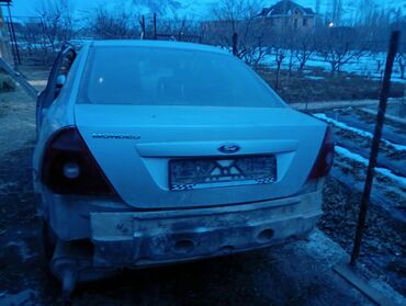 Ford: Ford Mondeo: 2001 г., 1.8 л, Механика, Бензин, Хэтчбэк