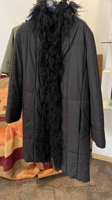 куртка с мехом: Пуховик легкий с оторочкой из ламы о скрытыми карманами. Производство