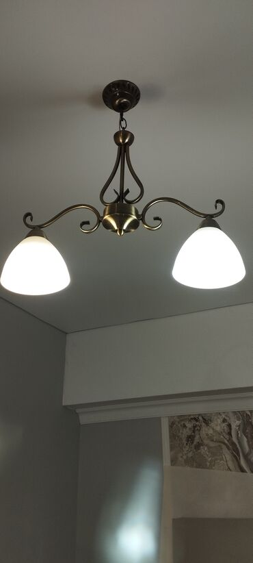 освещение для дома: Люстра б/у. есть 2 штуки одинаковые можно в коридор или кухню. За 2