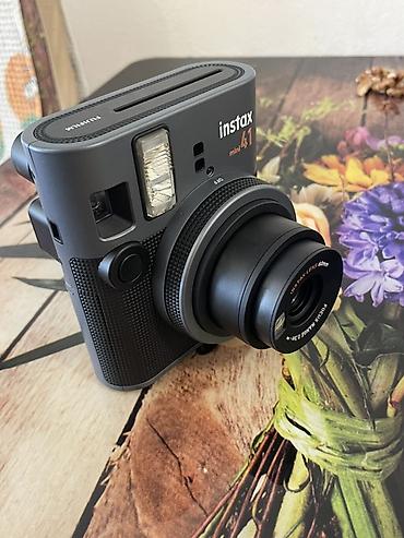 Фотоаппараты: Fujifilm instax Tep tezedir 2 gün islenmiyib ustundə təkcə lenti — 2