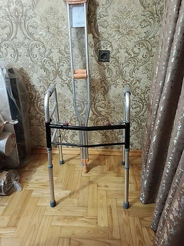 Alüminium gəzinti çərçivəsi və qoltuqağacı dəsti - Material: yüngül