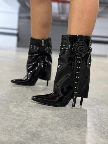 ravne cizme preko kolena: High boots, 38