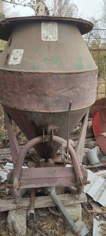 Traktorlar: Traktor və əlavə aqreqat - Model: MTZ tipli kabinalı traktor (yan — 4