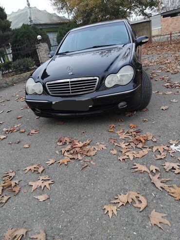 Mercedes-Benz: Mercedes-Benz C 200: 2 l | Sedan — 1