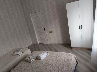 Günlük kirayə evlər: 150 kv. m, 3 otaqlı, Kombi, Kanalizasiya, Artezian quyusu — 26