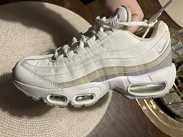 nike pertle: Nike Air Max 95 patike – bela/siva paleta - Model: Air Max 95 - Boje — 2