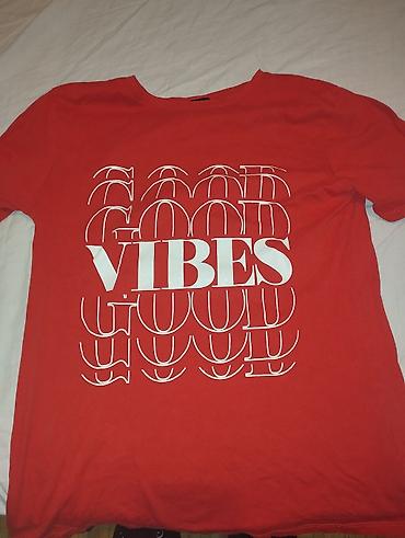 Duksevi: Dva komada dukseva/duks majica sa printom: 1) Crna dukserica s — 12