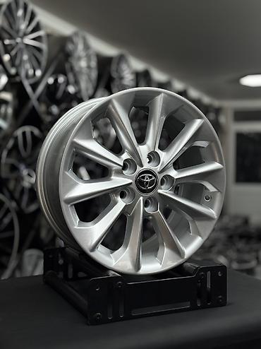 машина 14: Литые Диски R 16 Toyota, Комплект, отверстий - 5, Новый — 2