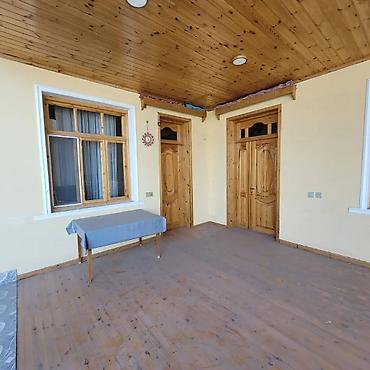 Həyət evləri və villaların satışı: Sadillida Herbicilerin binadi terefde 4 otaqli remontlu kursulu heyet — 14