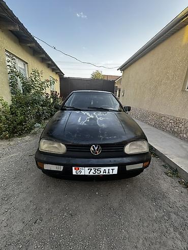 Volkswagen Golf: 1993 г., 1.6 л, Механика, Бензин, Хэтчбэк