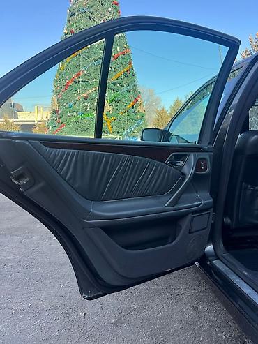 Mercedes-Benz: Mercedes-Benz E-Class: 2002 г., 3.2 л, Автомат, Бензин, Седан — 12