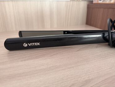 saç maşınkaları: VITEK saç düzləndirici - Rəng: qara - Kompakt, yastı plakalı dizayn –
