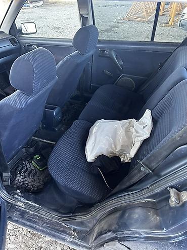 dodge challanger: Volkswagen Vento: 1992 г., 1.8 л, Механика, Бензин, Седан — 9