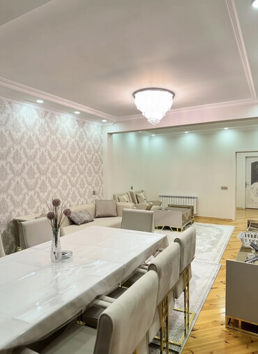 Qonaq otağı dəstləri: Satılır: Tam mebellı və zövqlə dizayn olunmuş mənzil interyeri - — 2